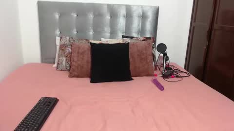 Snapshot of daiishawolf chatting on 09-21-25, 07:37 Daiisha.. online show from 09-21-25, 07:37