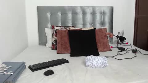 Snapshot of daiishawolf chatting on 10-03-25, 08:55 Daiisha.. online show from 10-03-25, 08:55