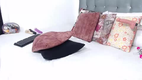 Snapshot of daiishawolf chatting on 12-17-25, 09:54 Daiisha.. online show from 12-17-25, 09:54