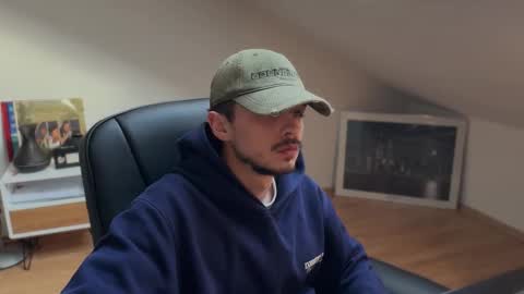 Snapshot of daimon_hall chatting on 11-05-25, 09:20 Daimon online show from 11-05-25, 09:20