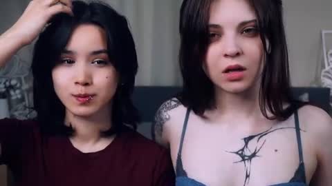 Aoi and Lily best friends online show from 06-06-26, 07:57