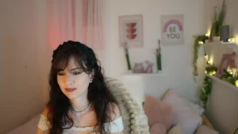 Snapshot of daisy_lowe_ chatting on 07-18-26, 06:12 Daisy online show from 07-18-26, 06:12