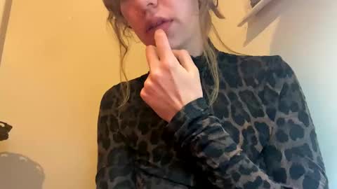 DaisyB3 online show from 04-23-26, 07:41