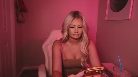 Snapshot of daisyy888 chatting on 01-11-26, 12:37 daisy online show from 01-11-26, 12:37