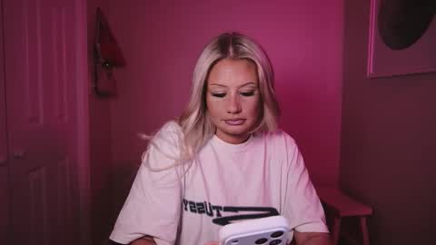 Snapshot of daisyy888 chatting on 01-16-26, 02:59 daisy online show from 01-16-26, 02:59