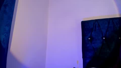 Snapshot of dakota_skyyyy chatting on 06-12-26, 05:45 Mariana online show from 06-12-26, 05:45