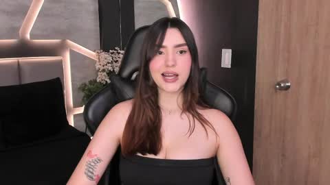 Dakota  online show from 04-25-26, 08:39