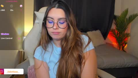 dakottaa__ online show from 04-21-26, 12:12