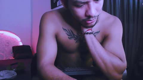 instagram damiannreed. online show from 03-11-26, 10:21