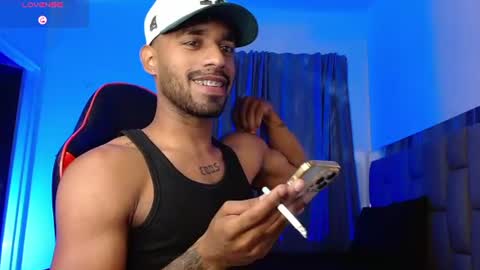 Snapshot of damiano_walker chatting on 07-17-26, 03:35 damiano_walker online show from 07-17-26, 03:35
