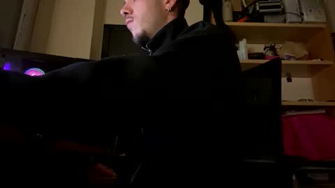 Snapshot of damncore chatting on 01-14-26, 04:45 damncore online show from 01-14-26, 04:45