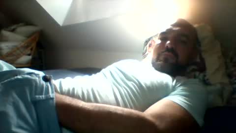 Snapshot of damocles240 chatting on 06-13-26, 09:29 damocles240 online show from 06-13-26, 09:29