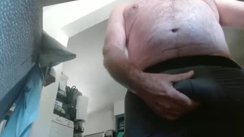 Snapshot of dan_va chatting on 06-08-26, 05:35 Dan online show from 06-08-26, 05:35