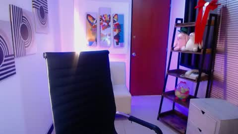 Veronica online show from 07-21-26, 12:07