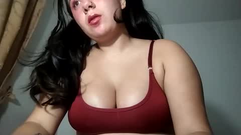 Snapshot of dani2414 chatting on 12-07-24, 05:04 Annie Marie online show from 12-07-24, 05:04