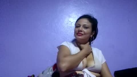 daniela_love1 online show from 05-19-26, 01:56