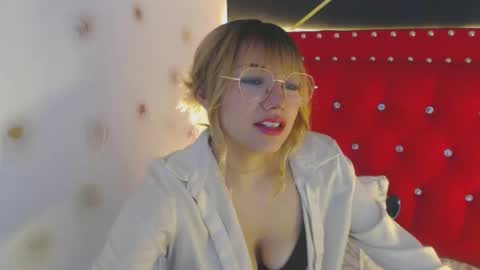 danielawidx online show from 04-15-26, 01:45
