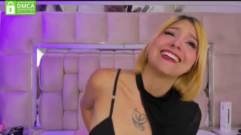 Snapshot of daniiela_beteche777 chatting on 07-17-26, 06:57 DANIELA online show from 07-17-26, 06:57