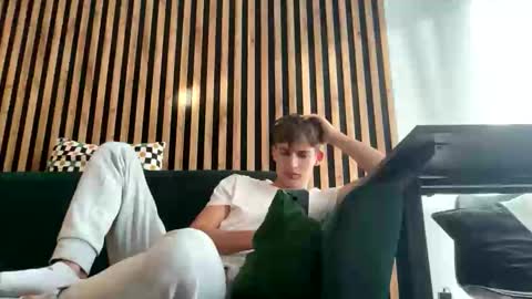 danio hot online show from 12-17-25, 11:27