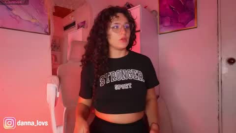 Danna Lovs online show from 05-17-26, 01:36