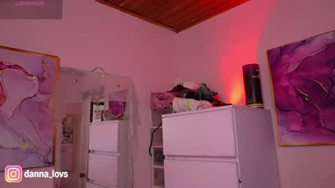 Danna Lovs online show from 05-31-26, 01:07
