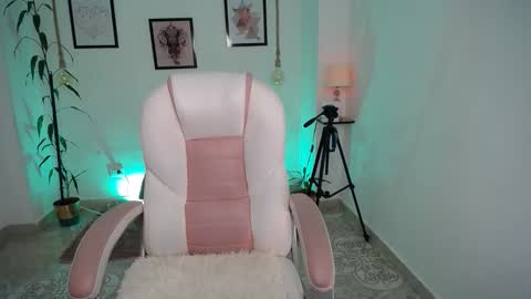 Danna online show from 04-11-26, 11:20