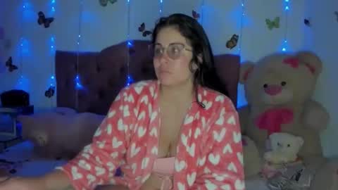 Danna Sofia jeins online show from 04-12-26, 02:11