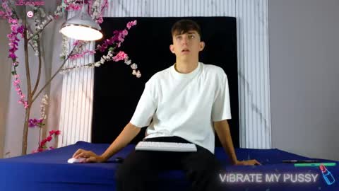 DANTEVIOLETE online show from 05-03-26, 11:38
