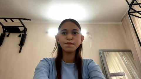 Elisa online show from 05-27-26, 01:30