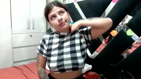 Snapshot of daphne877046 chatting on 05-27-26, 01:02 daphne877046 online show from 05-27-26, 01:02