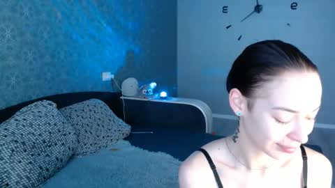 Daphne Darkthorn online show from 11-17-25, 11:16