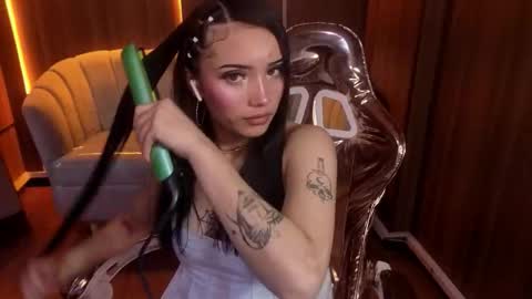 daphne_nicole_b online show from 03-25-26, 01:17