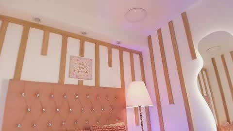Daphne Velmont  online show from 07-15-26, 05:23