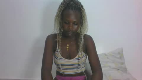 Snapshot of darberry21 chatting on 07-08-26, 11:48 ESTHER online show from 07-08-26, 11:48