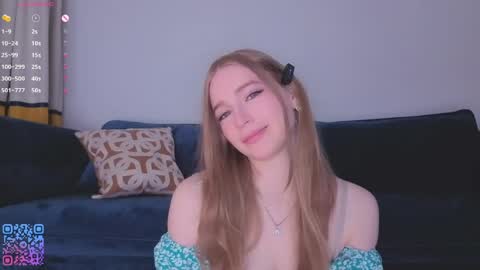 Snapshot of darbyreckard chatting on 04-11-26, 02:38 Rina online show from 04-11-26, 02:38