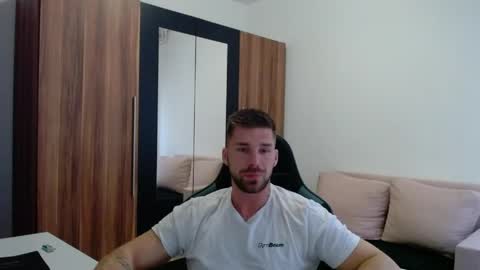 Snapshot of darius_94 chatting on 04-18-26, 01:37 darius_94 online show from 04-18-26, 01:37