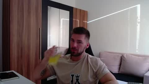 Snapshot of darius_94 chatting on 04-27-26, 04:32 darius_94 online show from 04-27-26, 04:32