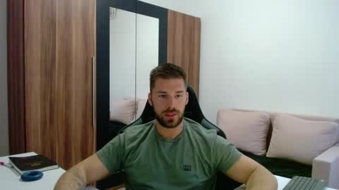Snapshot of darius_94 chatting on 05-08-26, 04:40 darius_94 online show from 05-08-26, 04:40