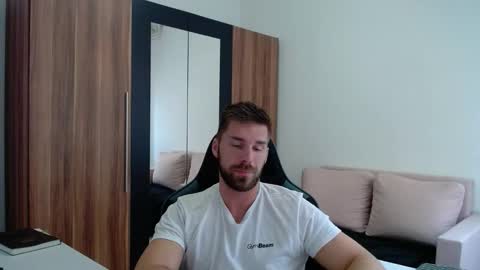 Snapshot of darius_94 chatting on 05-09-26, 10:42 darius_94 online show from 05-09-26, 10:42