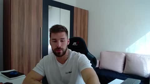 Snapshot of darius_94 chatting on 05-11-26, 06:30 darius_94 online show from 05-11-26, 06:30