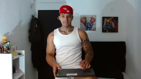 Snapshot of darius_phoenix chatting on 05-12-26, 06:38 Darius Phoenix online show from 05-12-26, 06:38