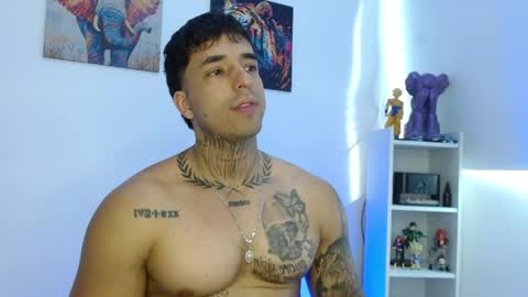 Snapshot of darius_phoenix chatting on 05-30-26, 09:12 Darius Phoenix online show from 05-30-26, 09:12