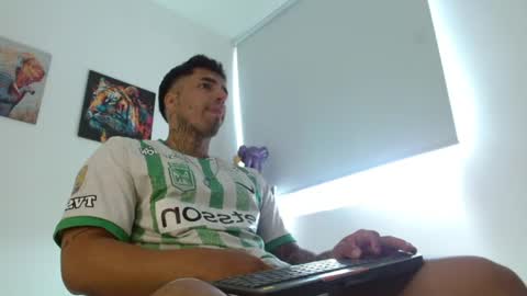 Snapshot of darius_phoenix chatting on 06-08-26, 05:35 Darius Phoenix online show from 06-08-26, 05:35