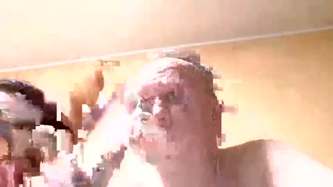 Snapshot of dariusx455 chatting on 01-05-26, 05:27 dxd69 online show from 01-05-26, 05:27