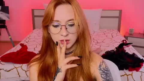 Snapshot of dark_lola_ chatting on 06-26-26, 02:16 Lola online show from 06-26-26, 02:16