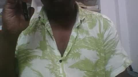 Snapshot of darkbond007r chatting on 02-17-25, 07:15 Black beauty telgrm online show from 02-17-25, 07:15