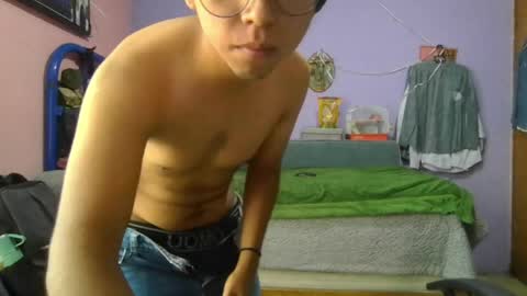 Snapshot of darknex_ chatting on 05-08-26, 09:42 Jose Ian online show from 05-08-26, 09:42