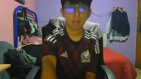 Snapshot of darknex_ chatting on 06-20-26, 05:43 Jose Ian online show from 06-20-26, 05:43