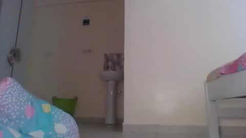 darling_dreamer2 online show from 05-16-26, 07:05