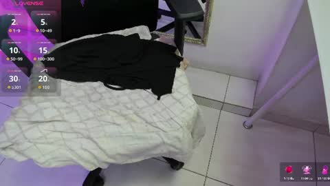 Snapshot of darlingbdsm_ chatting on 07-17-26, 12:56 Darling online show from 07-17-26, 12:56